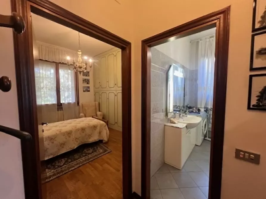 Immagine 13 di Appartamento in affitto  a Scandicci