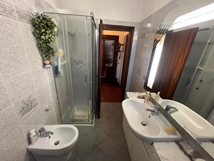 Immagine 15 di Appartamento in affitto  a Scandicci