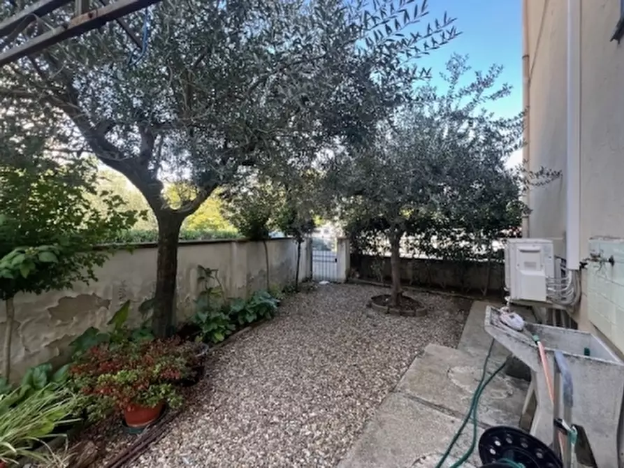 Immagine 31 di Appartamento in affitto  a Scandicci