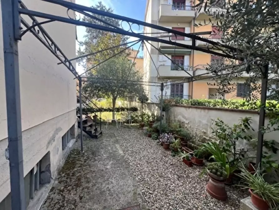 Immagine 53 di Appartamento in affitto  a Scandicci