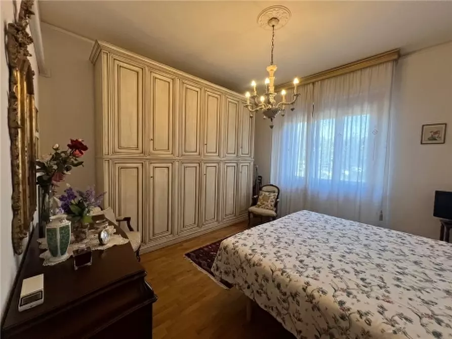 Immagine 61 di Appartamento in affitto  a Scandicci