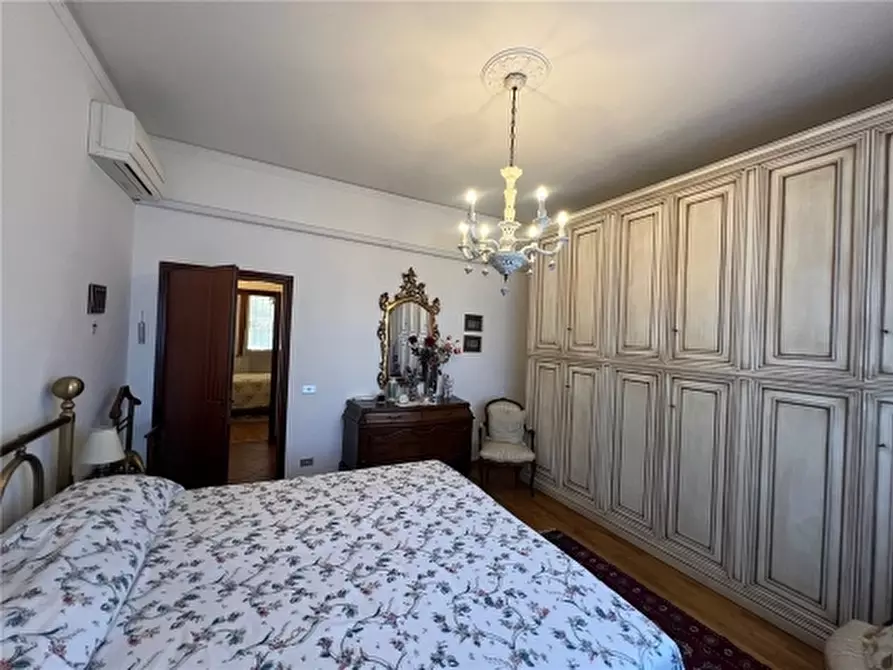 Immagine 63 di Appartamento in affitto  a Scandicci