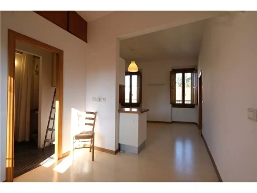 Immagine 6 di Appartamento in vendita  a Firenze