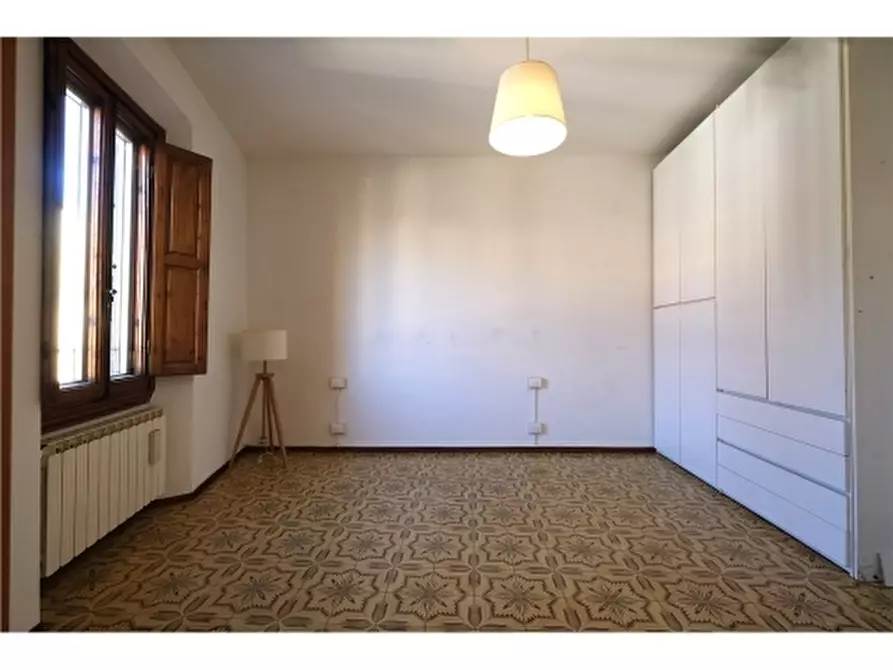 Immagine 14 di Appartamento in vendita  a Firenze