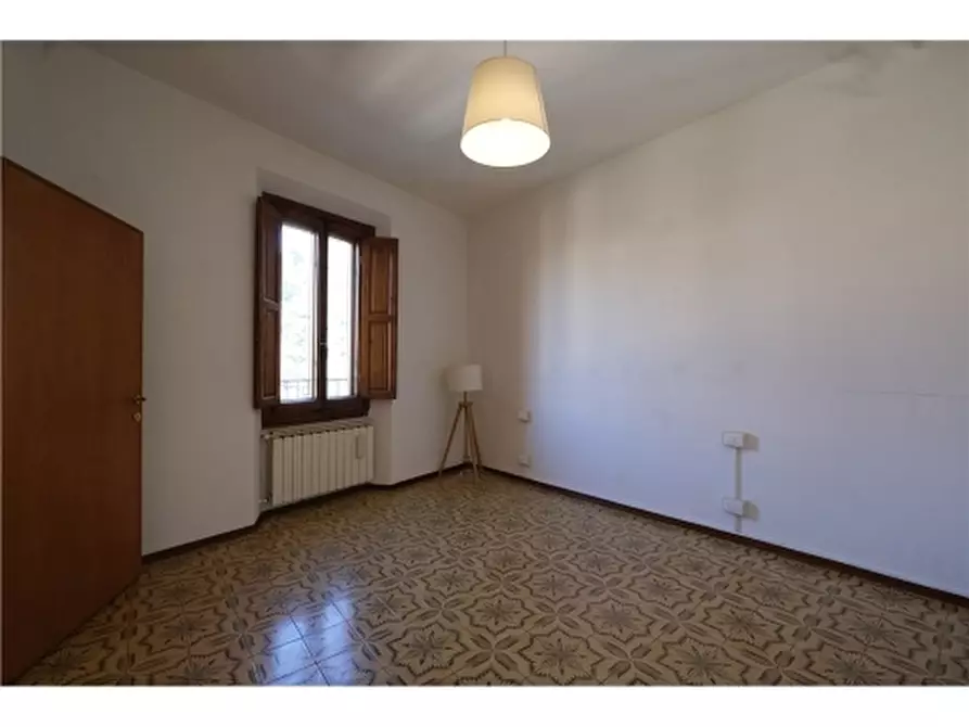Immagine 17 di Appartamento in vendita  a Firenze