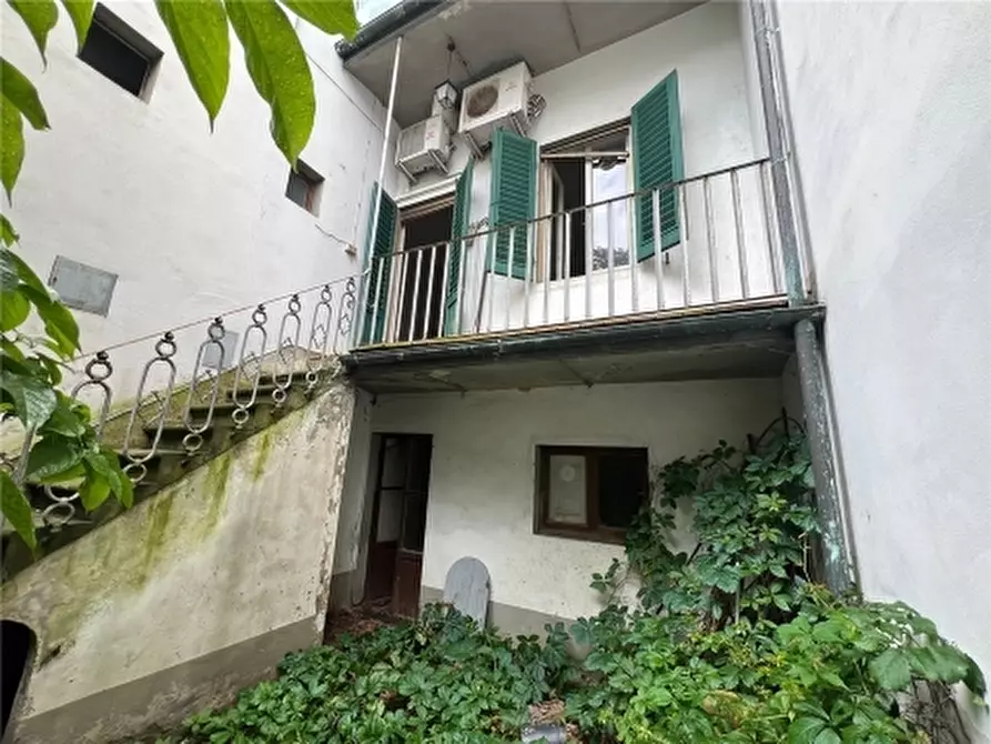 Immagine 1 di Appartamento in vendita  a Firenze