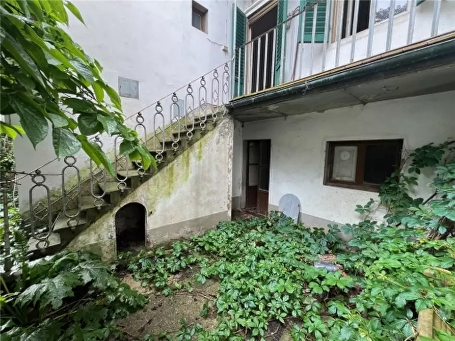 Immagine 2 di Appartamento in vendita  a Firenze