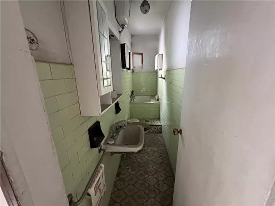 Immagine 6 di Appartamento in vendita  a Firenze