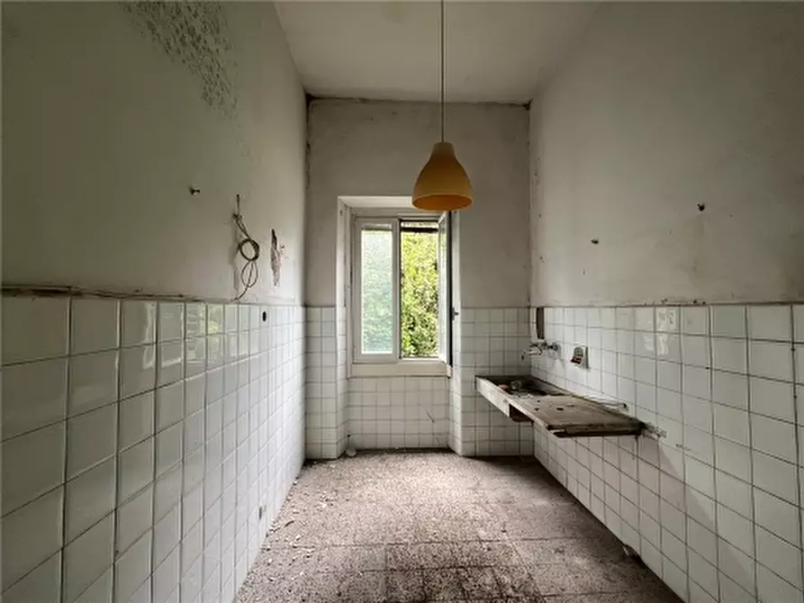 Immagine 10 di Appartamento in vendita  a Firenze