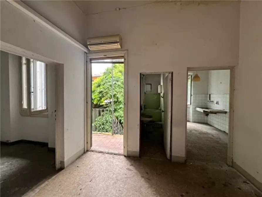 Immagine 16 di Appartamento in vendita  a Firenze