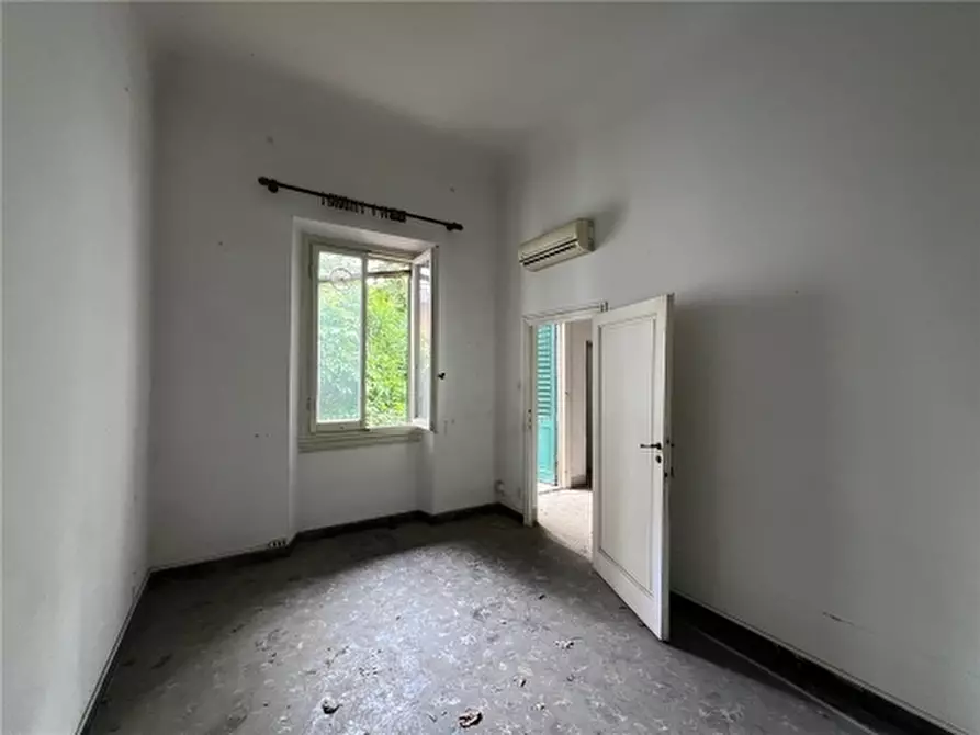 Immagine 18 di Appartamento in vendita  a Firenze