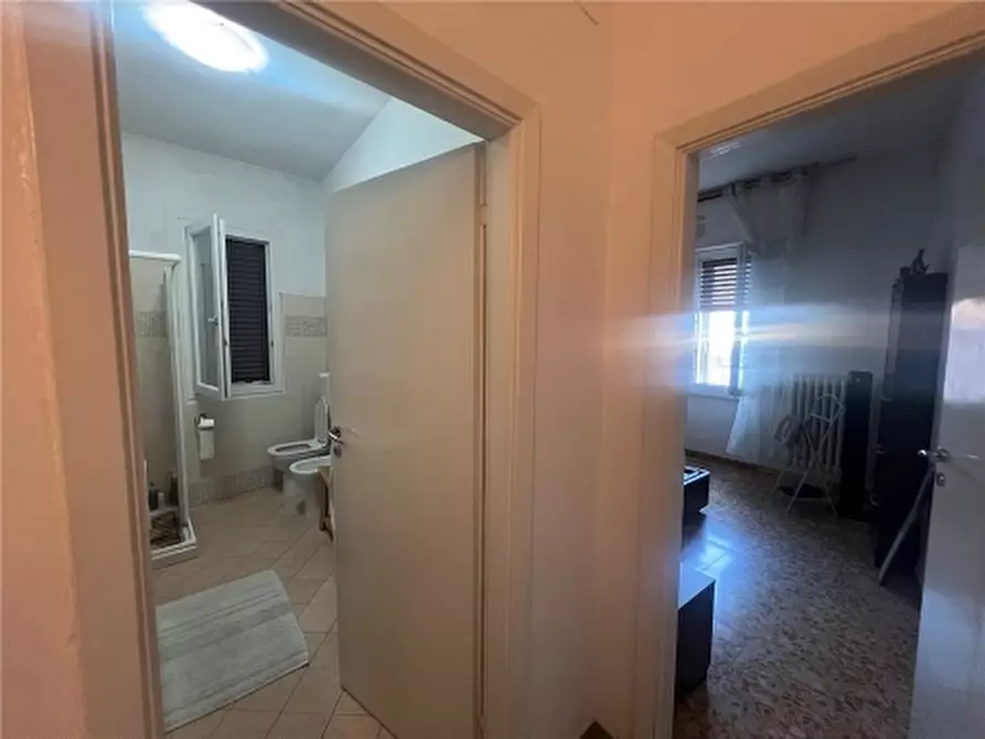 Immagine 13 di Appartamento in affitto  a Scandicci