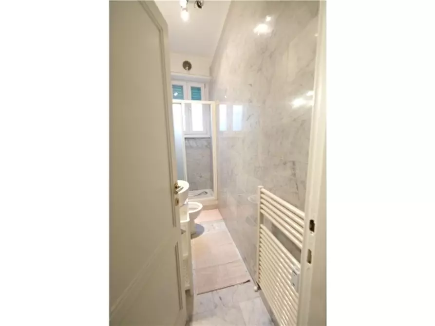 Immagine 11 di Appartamento in affitto  a Firenze