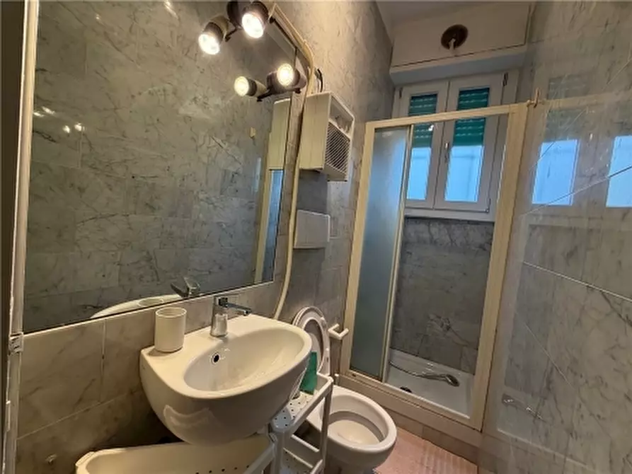 Immagine 13 di Appartamento in affitto  a Firenze