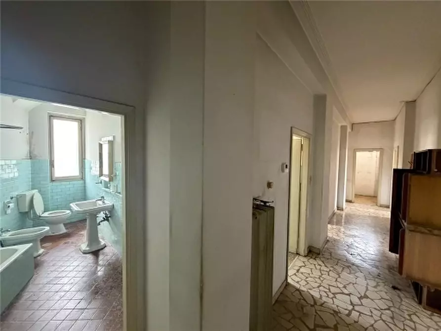 Immagine 4 di Appartamento in vendita  a Firenze