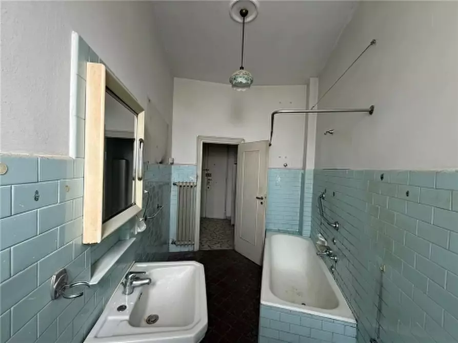 Immagine 14 di Appartamento in vendita  a Firenze