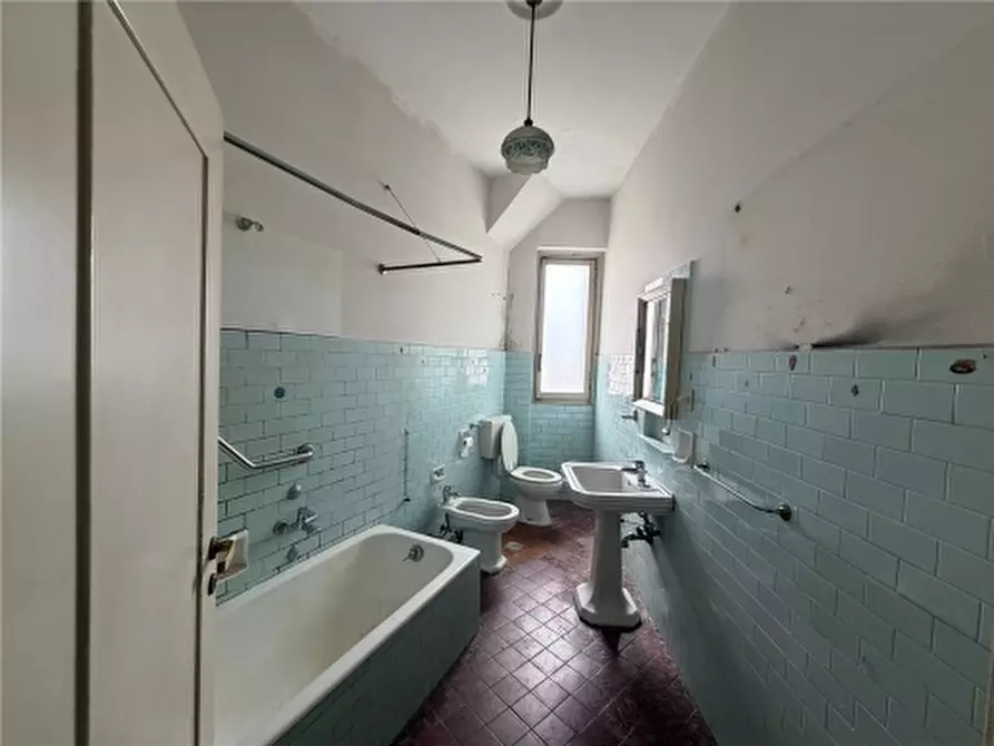 Immagine 15 di Appartamento in vendita  a Firenze