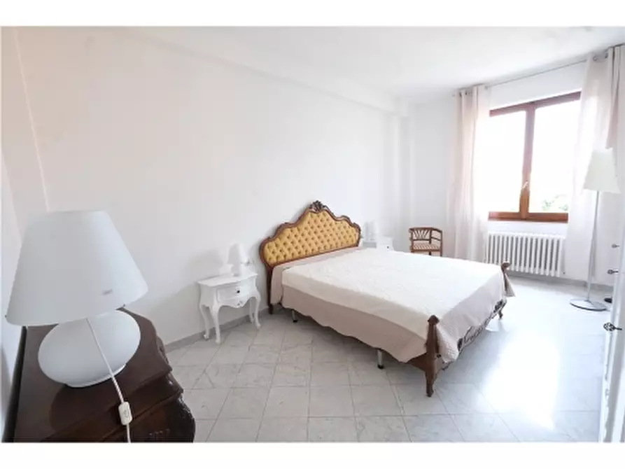 Immagine 11 di Appartamento in affitto  a Firenze
