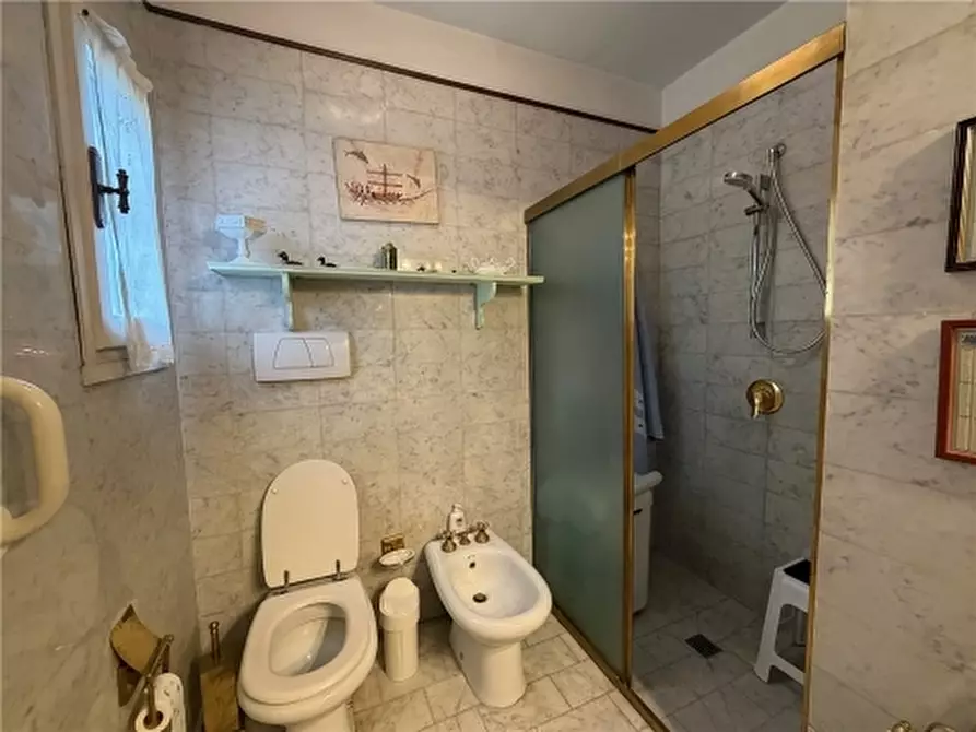Immagine 17 di Appartamento in affitto  a Firenze