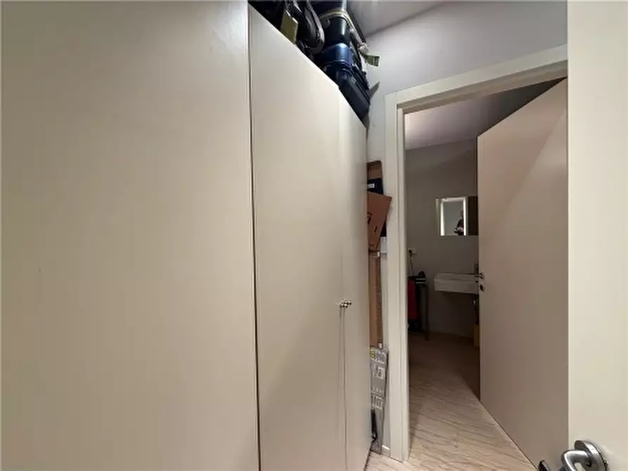 Immagine 12 di Appartamento in vendita  a Firenze