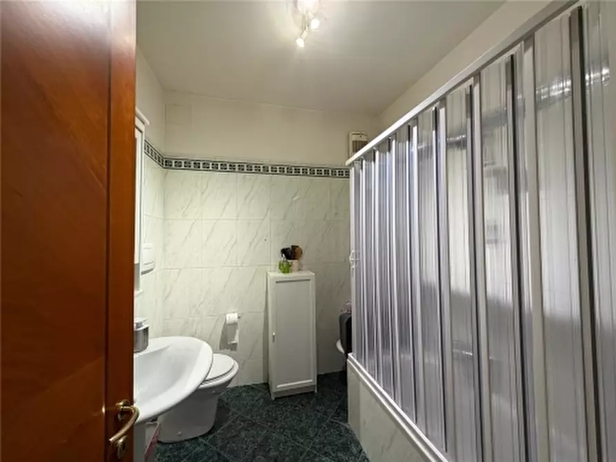 Immagine 11 di Appartamento in vendita  a Scandicci