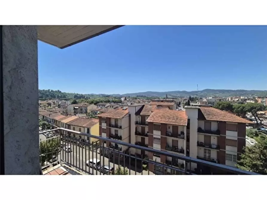 Immagine 10 di Appartamento in vendita  a Scandicci