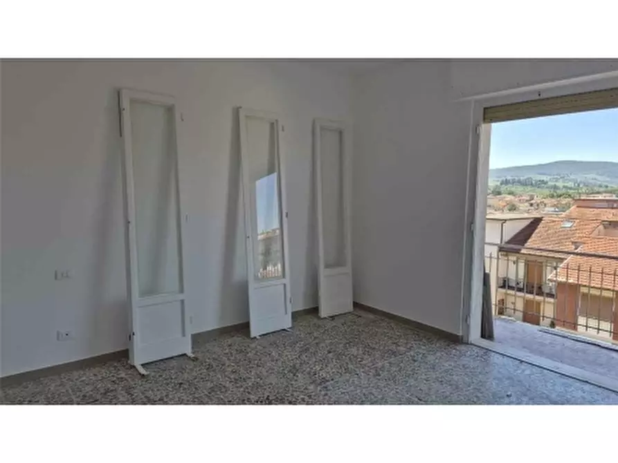 Immagine 14 di Appartamento in vendita  a Scandicci