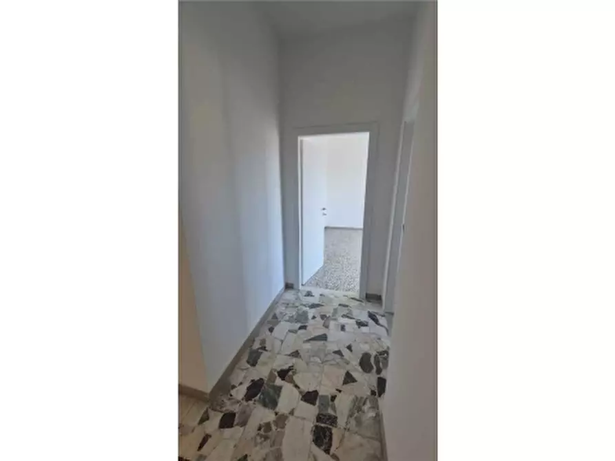 Immagine 19 di Appartamento in vendita  a Scandicci