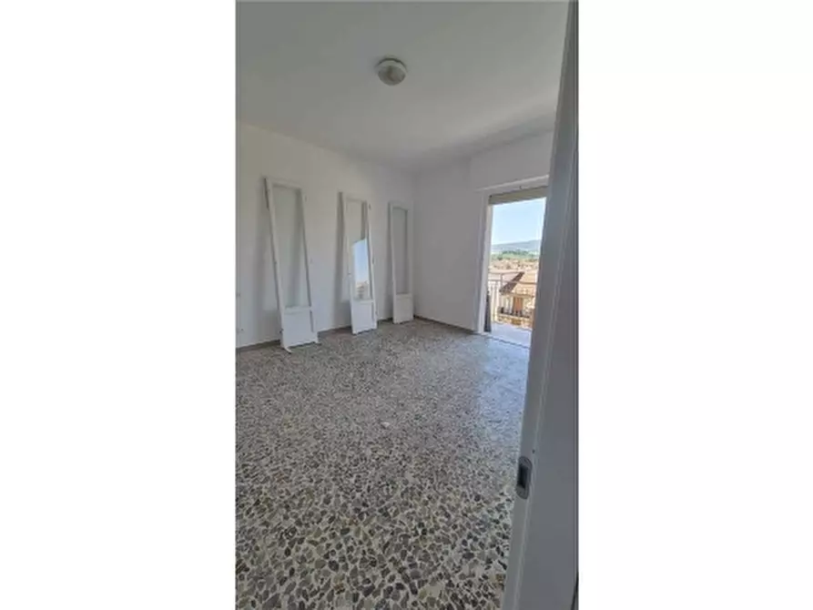 Immagine 24 di Appartamento in vendita  a Scandicci
