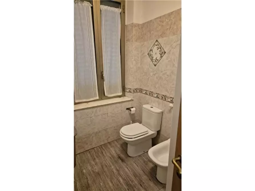 Immagine 17 di Villa in affitto  a Scandicci