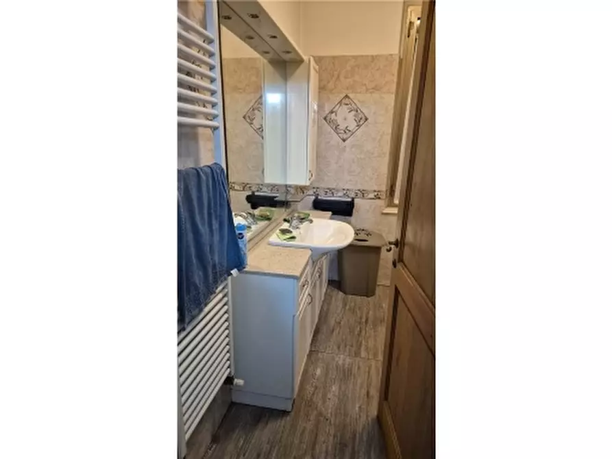 Immagine 18 di Villa in affitto  a Scandicci