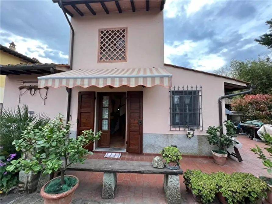 Immagine 1 di Villa in affitto  a Scandicci