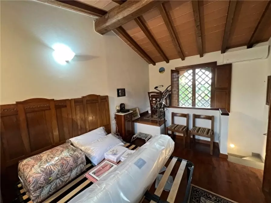 Immagine 13 di Villa in affitto  a Scandicci