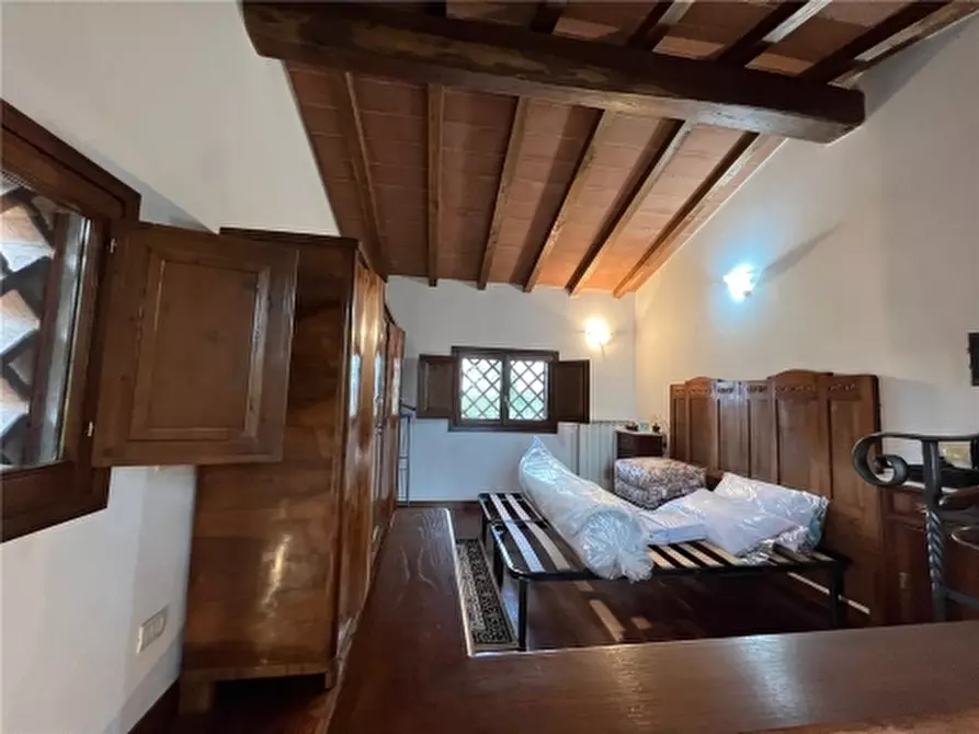 Immagine 15 di Villa in affitto  a Scandicci