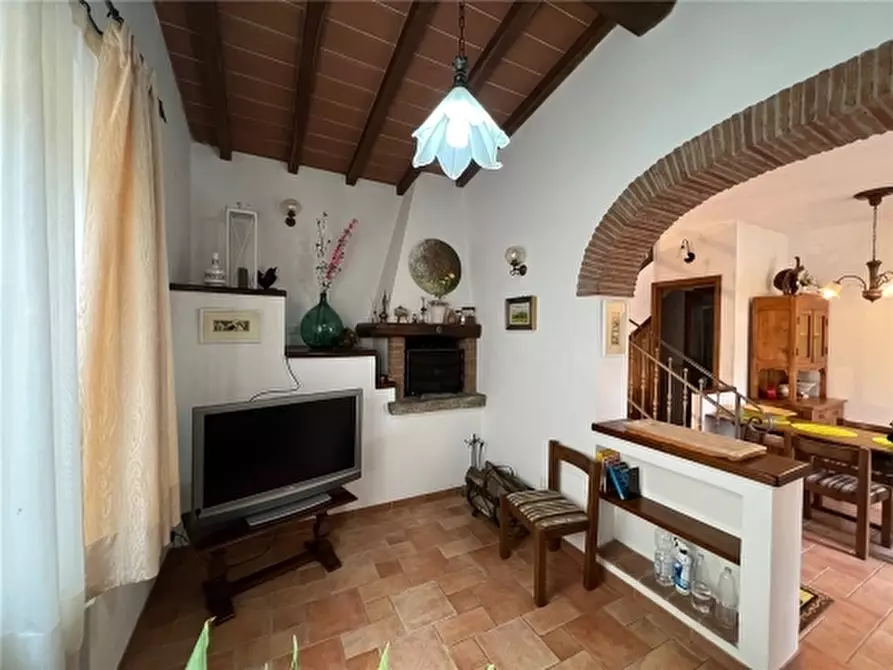 Immagine 21 di Villa in affitto  a Scandicci
