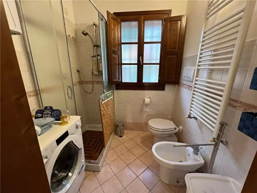 Immagine 25 di Villa in affitto  a Scandicci