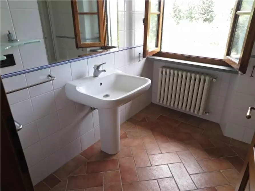 Immagine 24 di Rustico / casale in affitto  a Scandicci