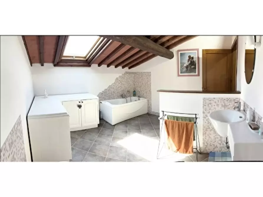 Immagine 33 di Rustico / casale in affitto  a Scandicci