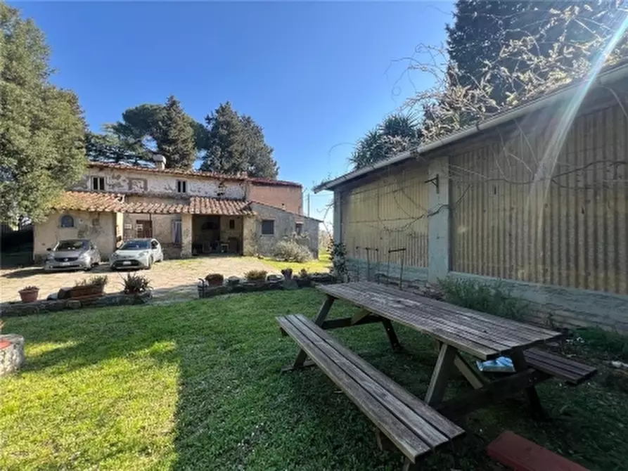Immagine 2 di Rustico / casale in vendita  a Scandicci