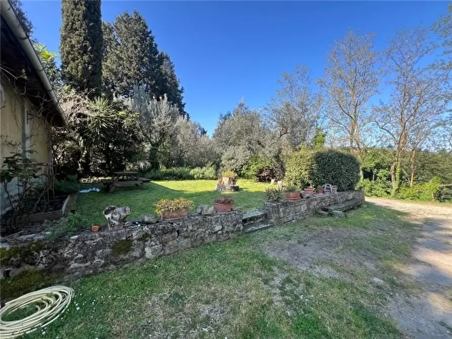 Immagine 4 di Rustico / casale in vendita  a Scandicci