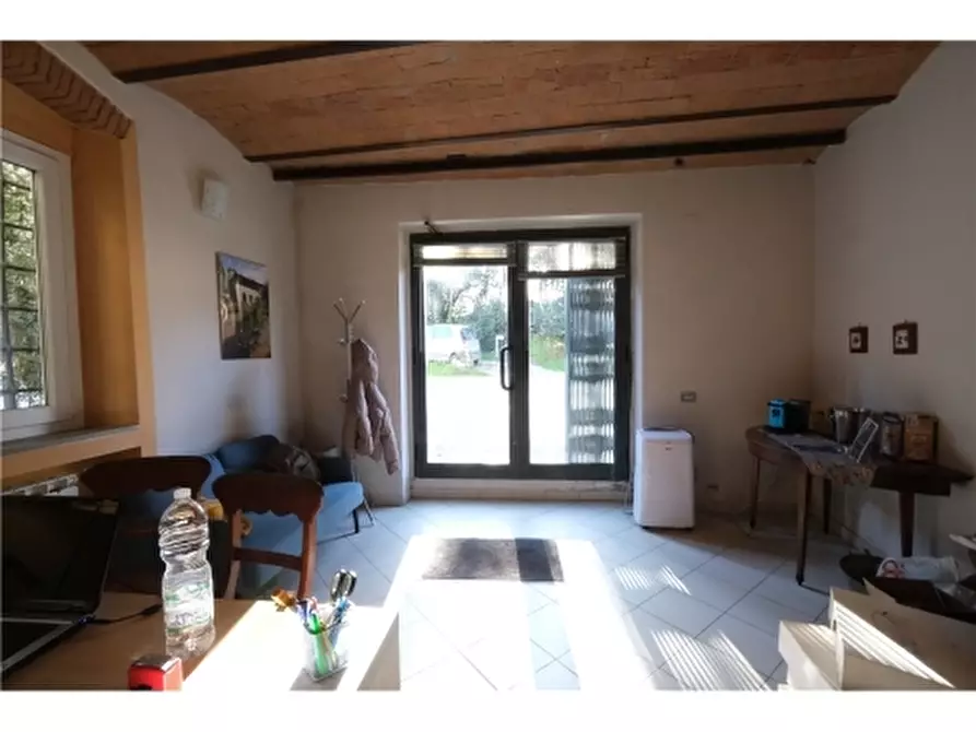 Immagine 3 di Negozio in affitto  a Montespertoli
