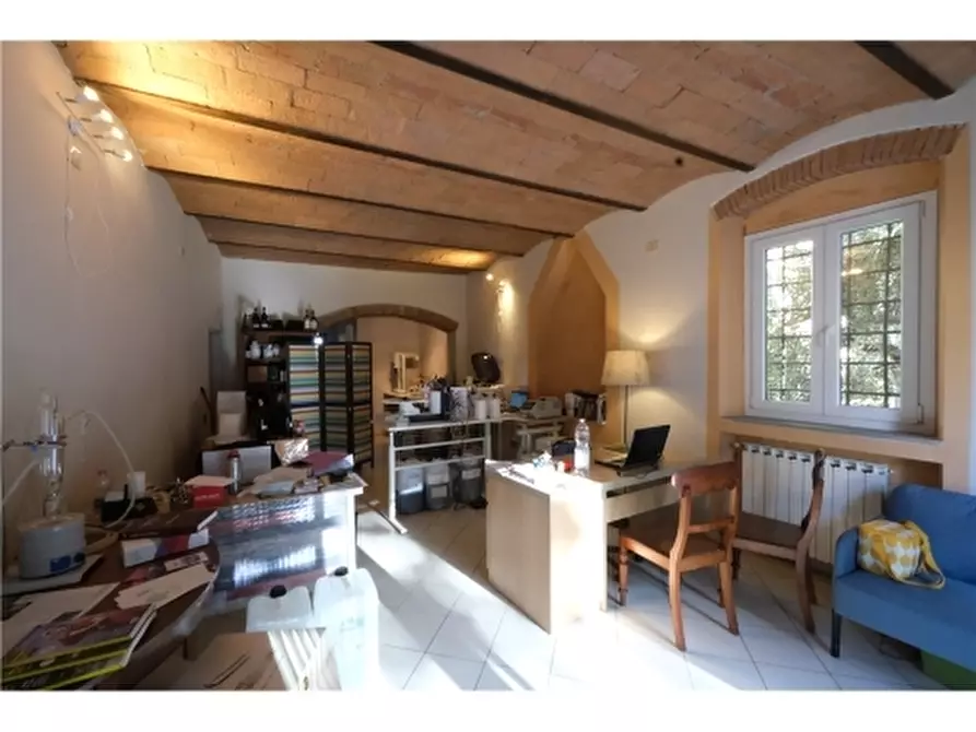 Immagine 5 di Negozio in affitto  a Montespertoli