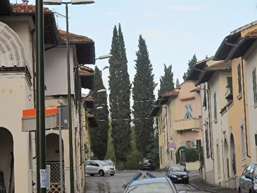 Immagine 1 di Negozio in affitto  a Firenze