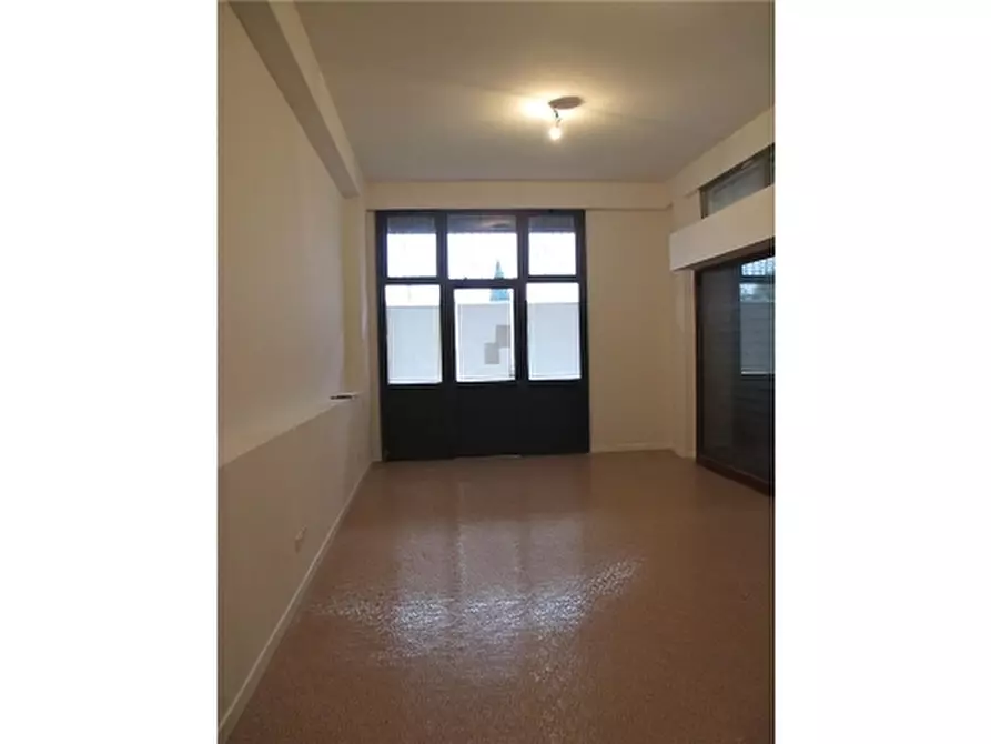 Immagine 2 di Negozio in affitto  a Firenze