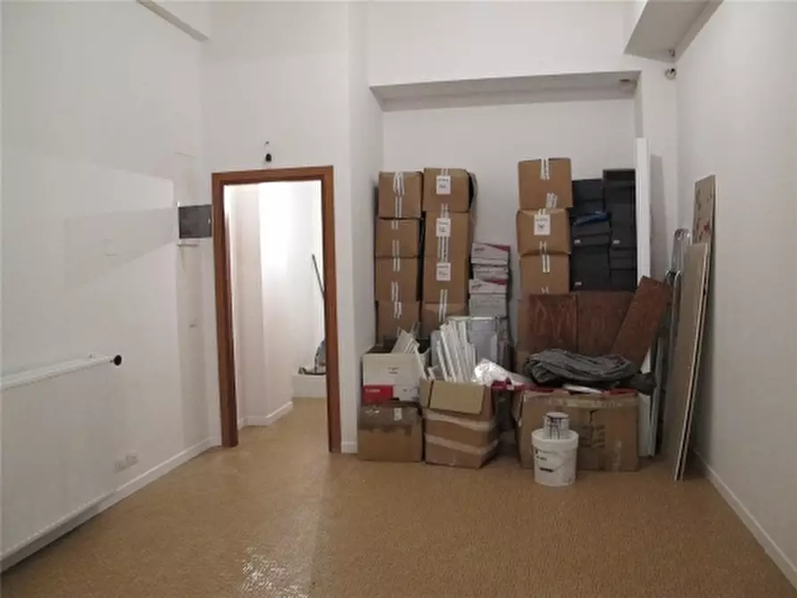 Immagine 4 di Negozio in affitto  a Firenze