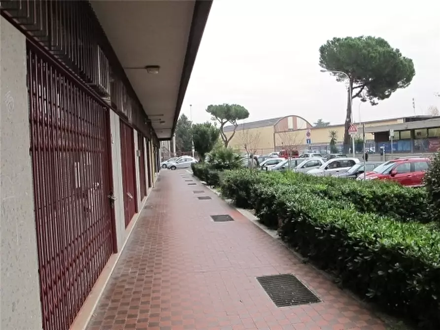 Immagine 14 di Negozio in affitto  a Firenze