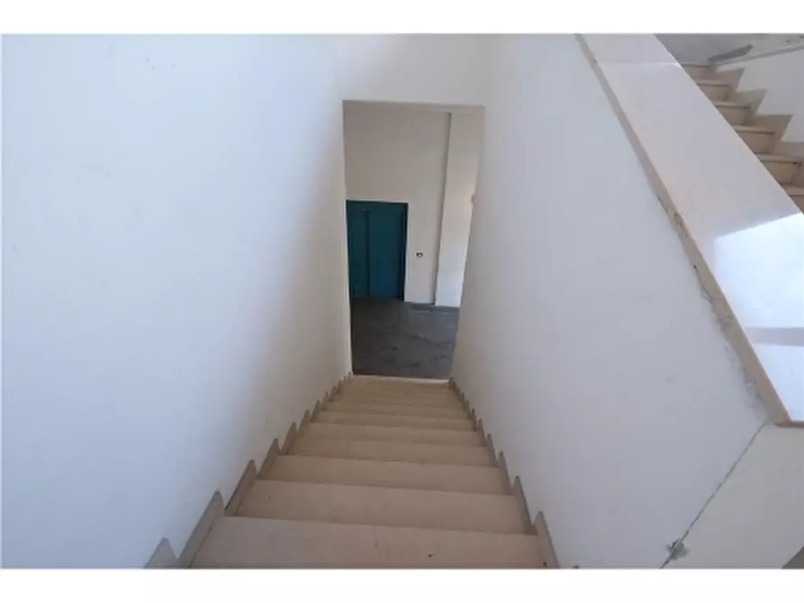 Immagine 3 di Negozio in affitto  a Pontassieve