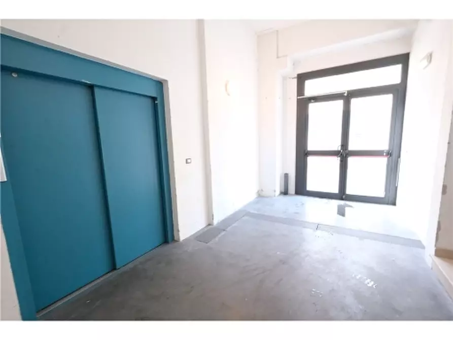 Immagine 1 di Negozio in vendita  a Pontassieve