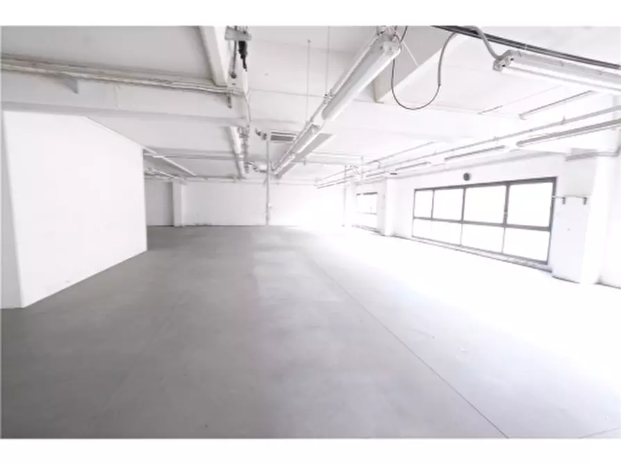 Immagine 13 di Negozio in vendita  a Pontassieve