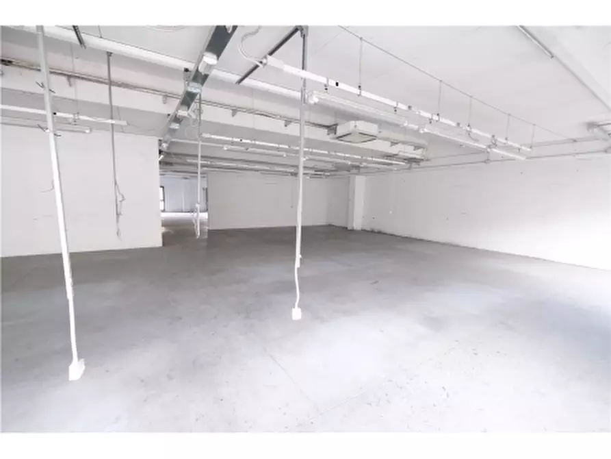 Immagine 16 di Negozio in vendita  a Pontassieve